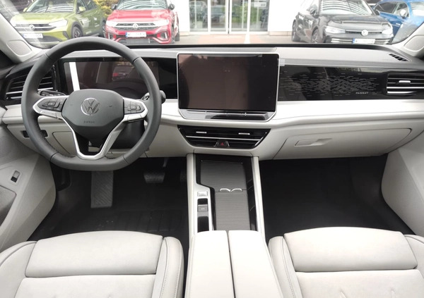 Volkswagen Passat cena 187400 przebieg: 10, rok produkcji 2024 z Wojkowice małe 631